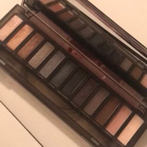 Urban Decay Naked Smoky Palette